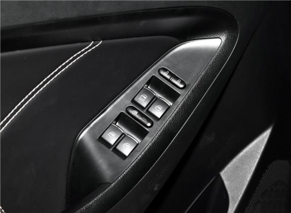 风光580 2017款 1.5T CVT舒适型 车厢座椅   门窗控制