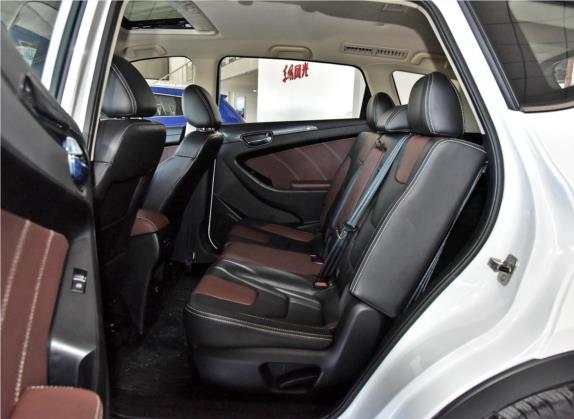 风光580 2017款 改款 1.5T CVT豪华型 车厢座椅   后排空间