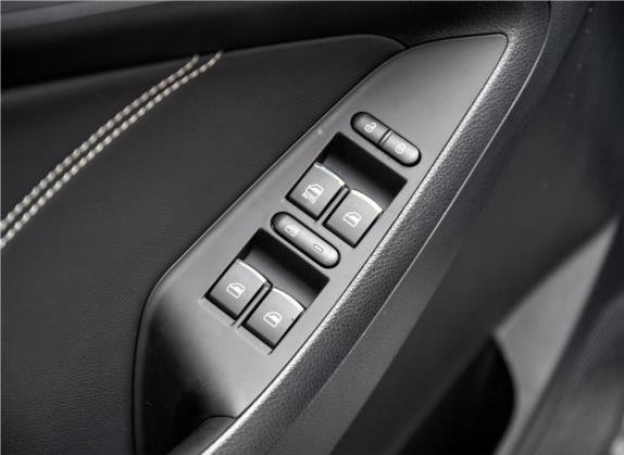 风光580 2018款 1.5T CVT智尚型 车厢座椅   门窗控制