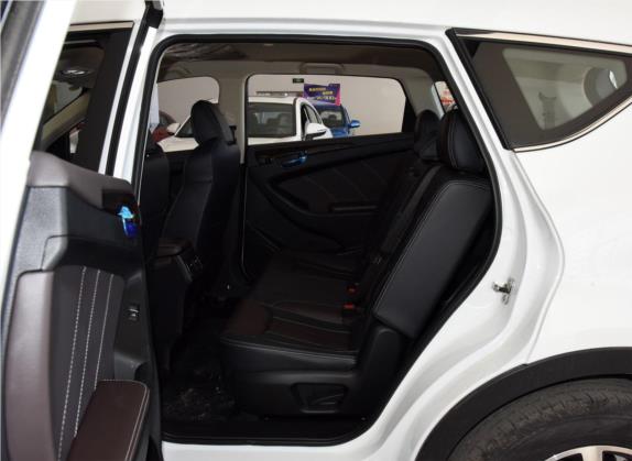 风光580 2018款 改款 1.5T 手动豪华型 车厢座椅   后排空间