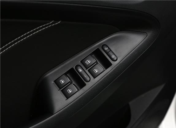 风光580 2018款 改款 1.8L 手动舒适型 车厢座椅   门窗控制
