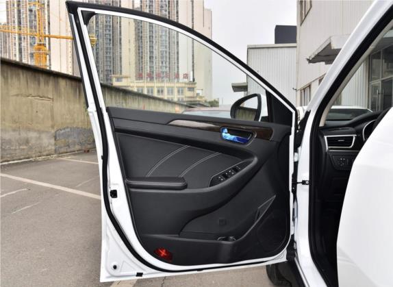 风光580 2020款 1.5T CVT豪华型 车厢座椅   前门板