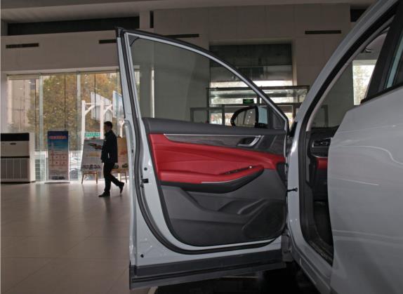 风光580 2022款 1.5T 自动静享型 车厢座椅   前门板