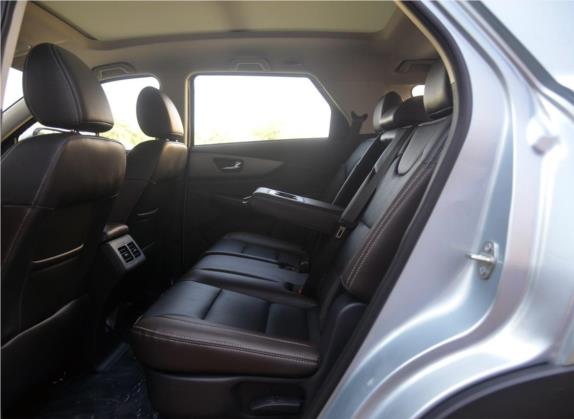 风光S560 2018款 1.8L CVT智联型 7座 车厢座椅   后排空间