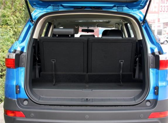 风光S560 2018款 1.8L 手动舒适型 7座 车厢座椅   后备厢