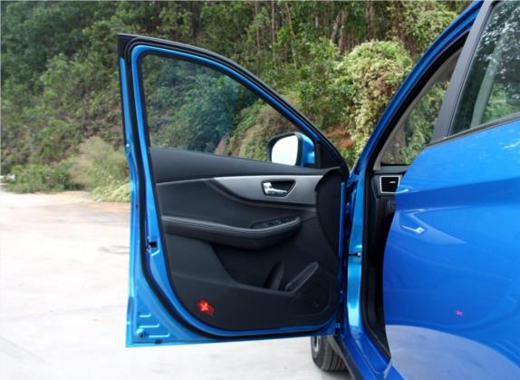 风光S560 2018款 1.8L 手动舒适型 7座 车厢座椅   前门板