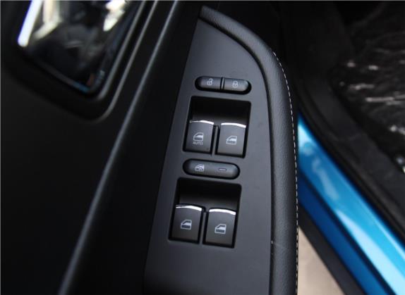 风光S560 2018款 1.8L 手动舒适型 7座 车厢座椅   门窗控制