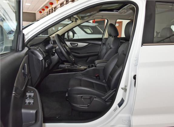 风光S560 2018款 1.8L 手动豪华型 7座 车厢座椅   前排空间