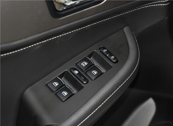 风光S560 2018款 1.8L 手动豪华型 7座 车厢座椅   门窗控制