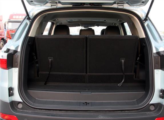 风光S560 2018款 1.8L CVT尊贵型 车厢座椅   后备厢
