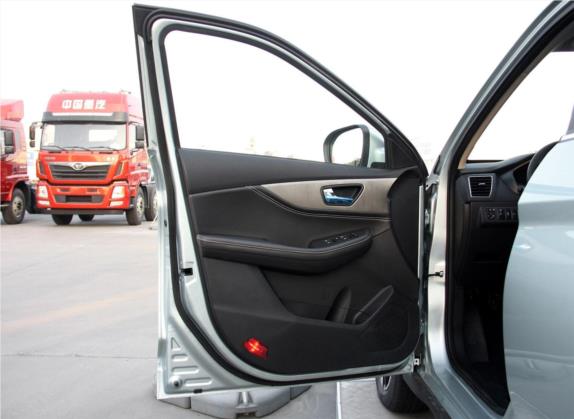 风光S560 2018款 1.8L CVT尊贵型 车厢座椅   前门板