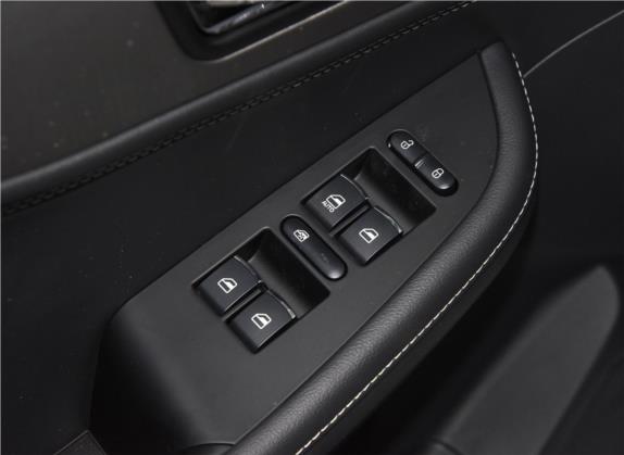 风光S560 2018款 1.8L 手动都市型 7座 车厢座椅   门窗控制