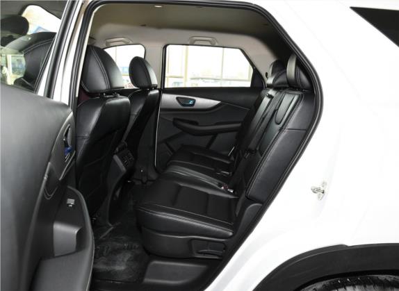 风光S560 2018款 1.8L CVT精英型 7座 车厢座椅   后排空间