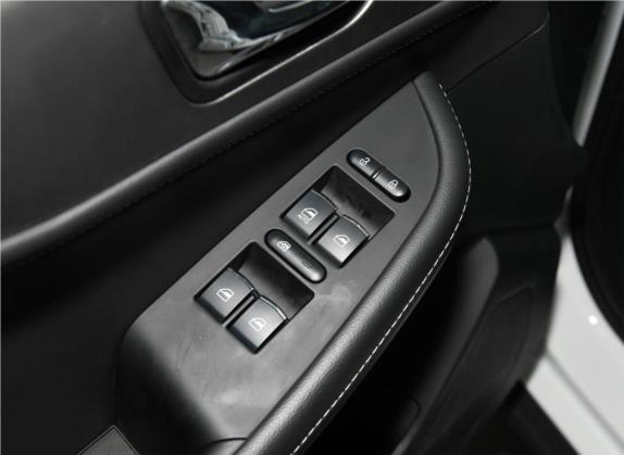 风光S560 2018款 1.8L CVT精英型 5座 车厢座椅   门窗控制