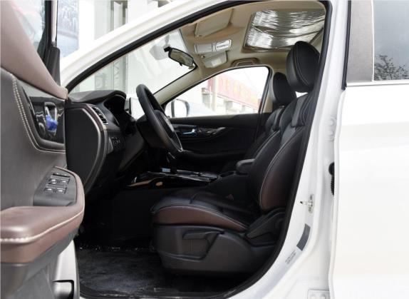 风光S560 2018款 1.8L CVT舒适型 5座 车厢座椅   前排空间