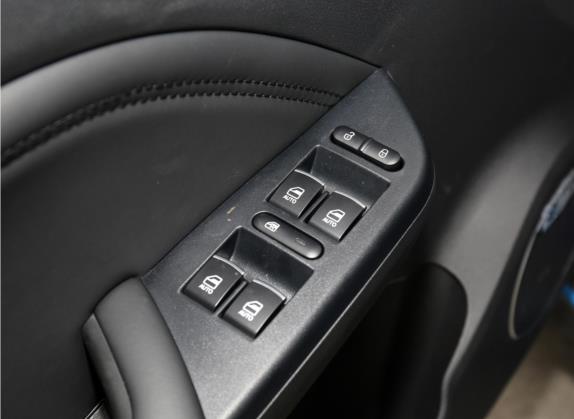 风光E3 2019款 EVR 增程智尊型 车厢座椅   门窗控制