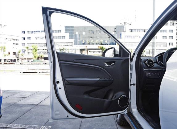 风光E3 2019款 EVR 增程智慧型 车厢座椅   前门板