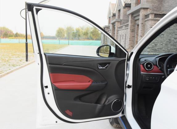 风光500 2021款 1.5L CVT优享型 车厢座椅   前门板