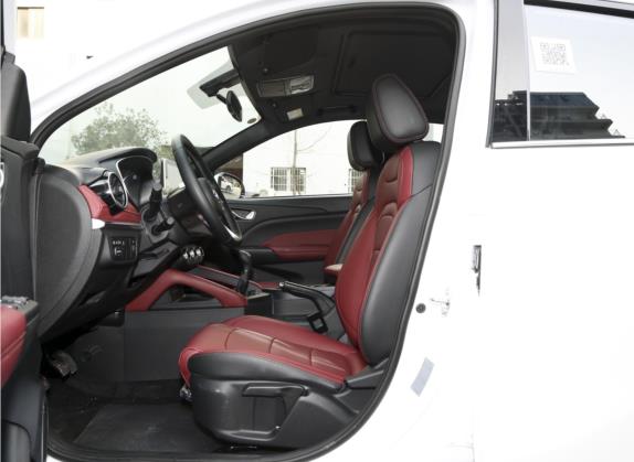 风光500 2021款 1.5L 手动优享型 车厢座椅   前排空间