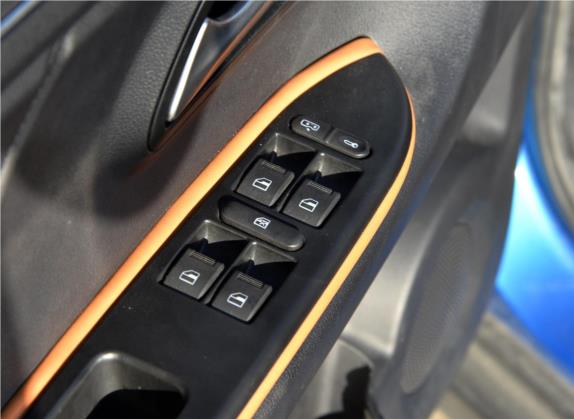 电咖·EV10 2018款 豪华版 车厢座椅   门窗控制