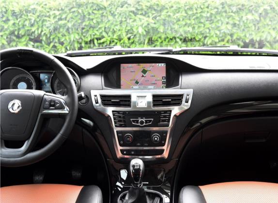 御风S16 2017款 1.9T 手动四驱豪华型 5座 中控类   中控台