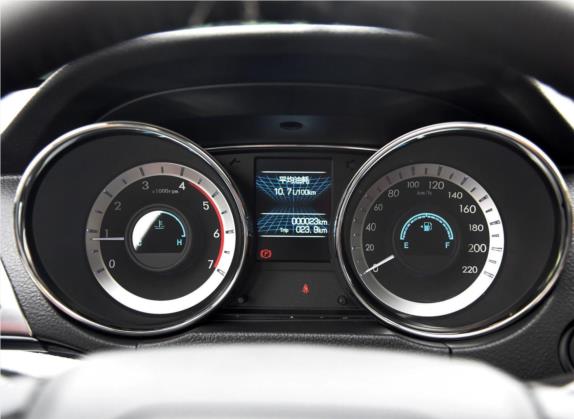 御风S16 2017款 1.9T 手动四驱豪华型 5座 中控类   仪表盘