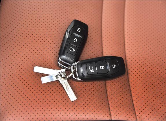 御风S16 2017款 1.9T 手动两驱豪华型 7座 其他细节类   钥匙