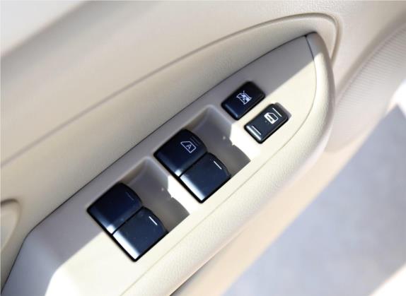 俊风E11K 2019款 标准型 车厢座椅   门窗控制
