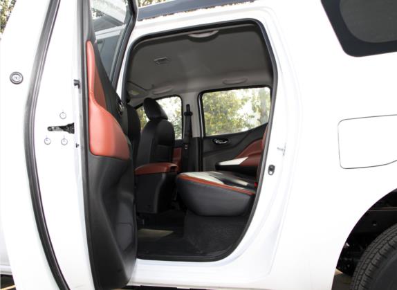 帕拉索 2021款 1.8T 手动两驱尊享版 车厢座椅   后排空间