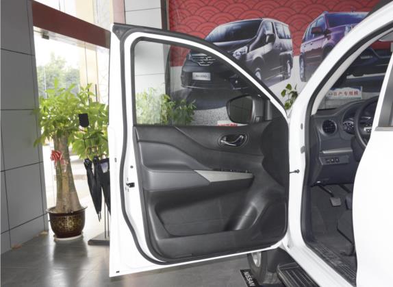 帕拉索 2021款 1.8T 手动四驱精英版 车厢座椅   前门板