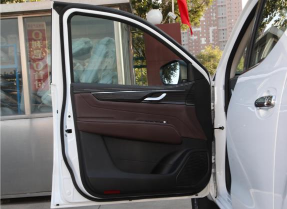 2022款 2.0T 自动两驱尊雅型 车厢座椅   前门板