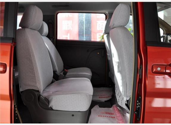 帅客 2010款 1.6L 手动豪华型 车厢座椅   后排空间