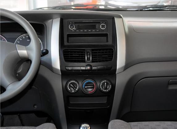 帅客 2011款 2.0L 手动舒适型7座 中控类   中控台