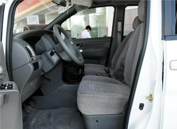 帅客 2011款 2.0L 手动舒适型7座 车厢座椅   前排空间