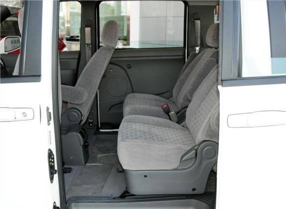 帅客 2011款 2.0L 手动舒适型7座 车厢座椅   后排空间