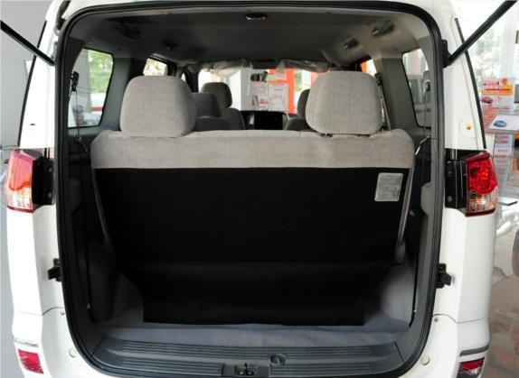 帅客 2011款 2.0L 手动舒适型7座 车厢座椅   后备厢
