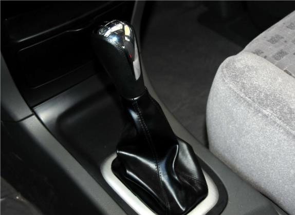 帅客 2011款 2.0L 手动舒适型7座 中控类   挡把