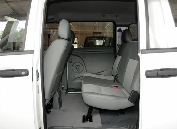 帅客 2011款 1.5L 手动标准型7座 国IV 车厢座椅   后排空间