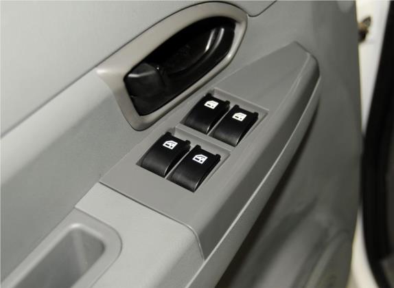 帅客 2011款 1.5L 手动舒适型7座 国IV 车厢座椅   门窗控制