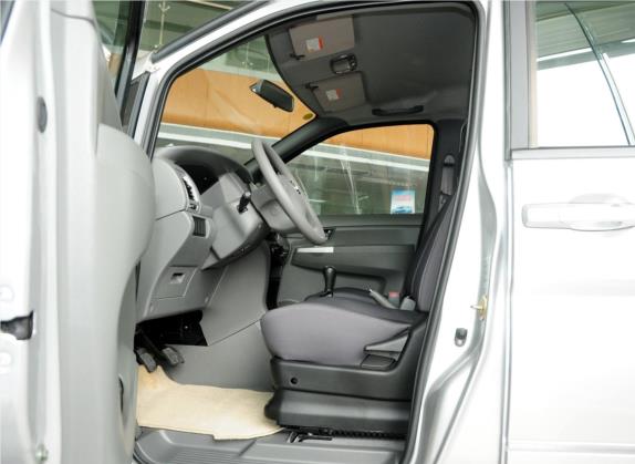 帅客 2011款 1.6L 手动舒适型7座 车厢座椅   前排空间
