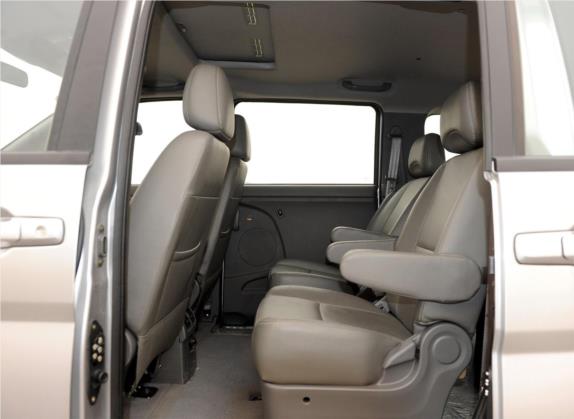 帅客 2012款 2.0L 自动旗舰型7座 车厢座椅   后排空间