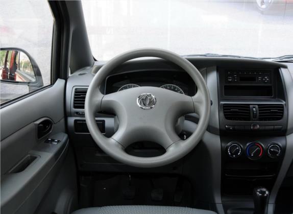 帅客 2013款 1.5L 手动标准型5座 国V 中控类   驾驶位