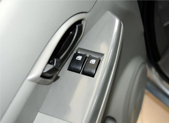 帅客 2013款 1.5L 手动标准型7座 国V 车厢座椅   门窗控制