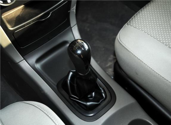 帅客 2013款 改款 1.5L 手动标准型7座 国IV 中控类   挡把