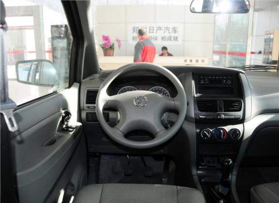 帅客 2013款 改款 1.5L 手动舒适型7座 国IV 中控类   驾驶位