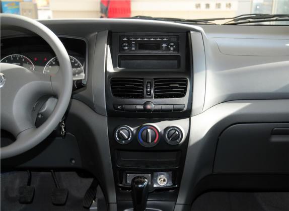 帅客 2013款 改款 1.5L 手动舒适型7座 国IV 中控类   中控台