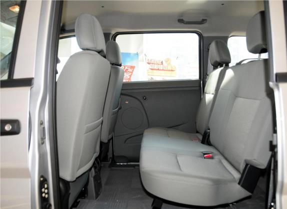 帅客 2013款 改款 1.5L 手动舒适型7座 国IV 车厢座椅   后排空间