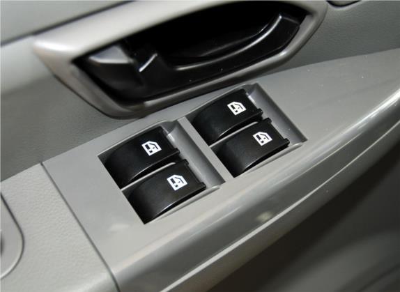 帅客 2013款 改款 1.5L 手动舒适型7座 国IV 车厢座椅   门窗控制
