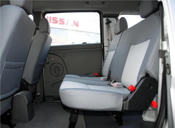 帅客 2013款 改款 1.5L 手动标准型5座 国V 车厢座椅   后排空间