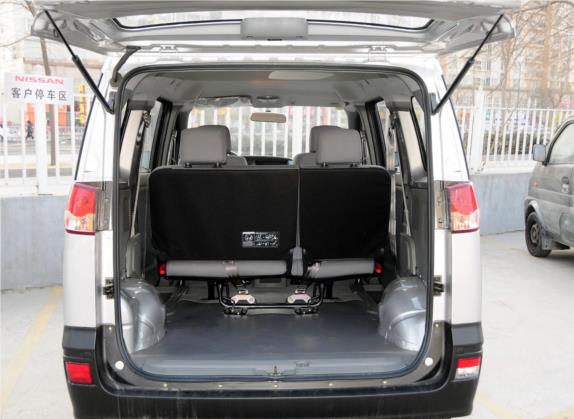 帅客 2013款 改款 1.5L 手动标准型5座 国V 车厢座椅   后备厢